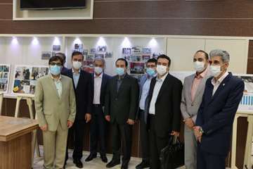 نمایشگاه تلاش های مدافعان سلامت دانشگاه و دستاوردهای دانشگاه و استان در تولید لوازم حفاظت فردی و مواد ضدعفونی 99.03.12 